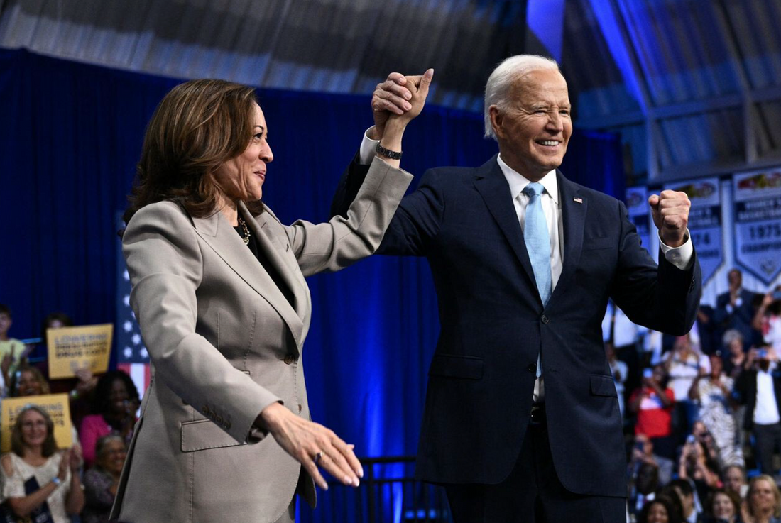 Biden Passes the Torch to Harris as Democratic Convention Begins